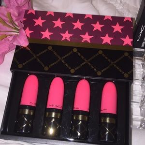 Mac Nutcracker sweet red lipstick kit